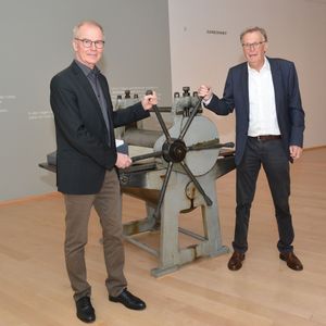 Der Vorstand der Förderstiftung: Michael Kroos (l.) und Heinrich Sanders. Foto: Horst-Janssen-Museum