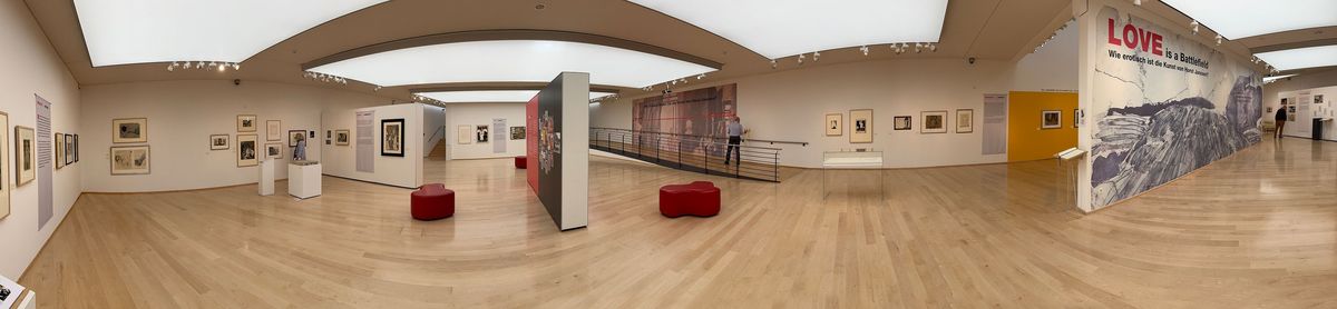 Panomara des Ausstellungsraumes. Foto: Andrey Gradetchliev