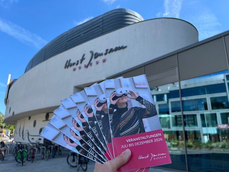 Das neue Halbjahresprogramm. Foto: Horst-Janssen-Museum