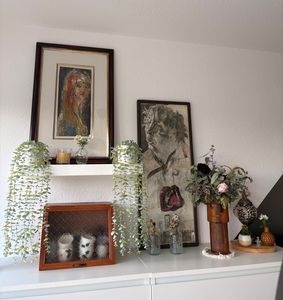 Janssen-Porträt auf Kommode. Foto: Elena P.