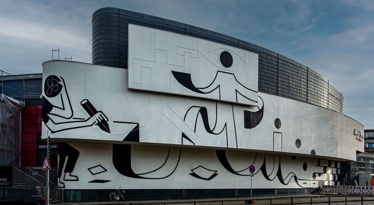 Horst Janssen Museum with facade artwork by Christoph Niemann, photo: Andrey Gradetchliev