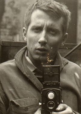 Horst Janssen, self-portrait, on the roof of Warburgstraße, ca. 1958 © VG Bild-Kunst, Bonn 2018