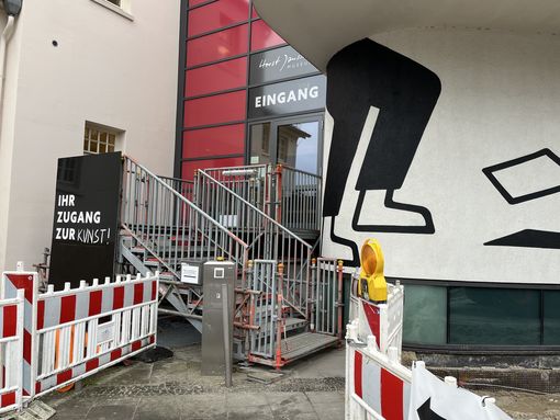 Ersatzeingang mit Treppe in der aktuellen Bausituation. Foto: Horst-Janssen-Museum