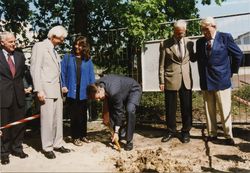 Spatenstich zu Baubeginn. Foto: Stadt Oldenburg