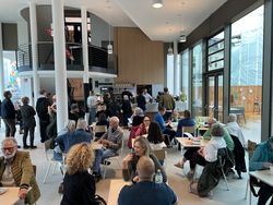 Gäste im Café Atrium. Foto: Horst-Janssen-Museum