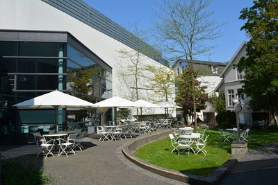 Café-Terrasse im Garten. Foto: Horst-Janssen-Museum