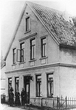 Lerchenstraße 14, Großeltern mit Besucherin, 1920, Quelle: Janssen-Nachlass