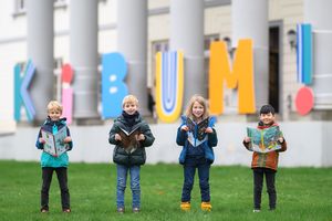 Kinder auf der KIBUM. Foto: Mohssen Assanimoghaddam