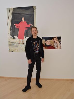 Tim Bruening in seiner Ausstellung "COMEBACK". Foto: Horst-Janssen-Museum