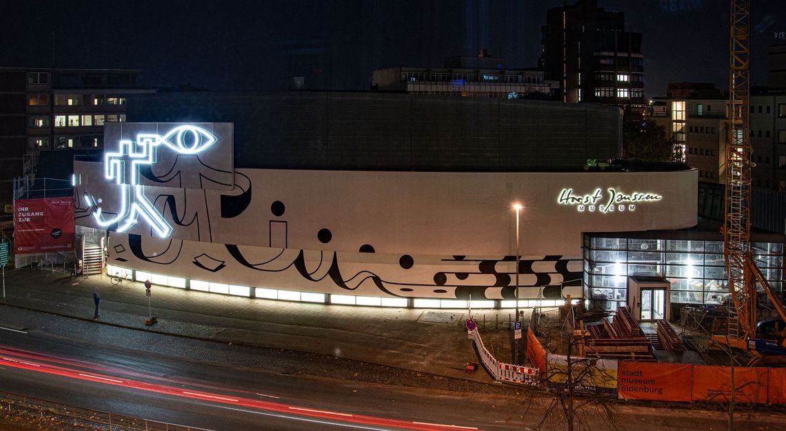 Horst Janssen Museum with facade artwork by Christoph Niemann, photo: Andrey Gradetchliev