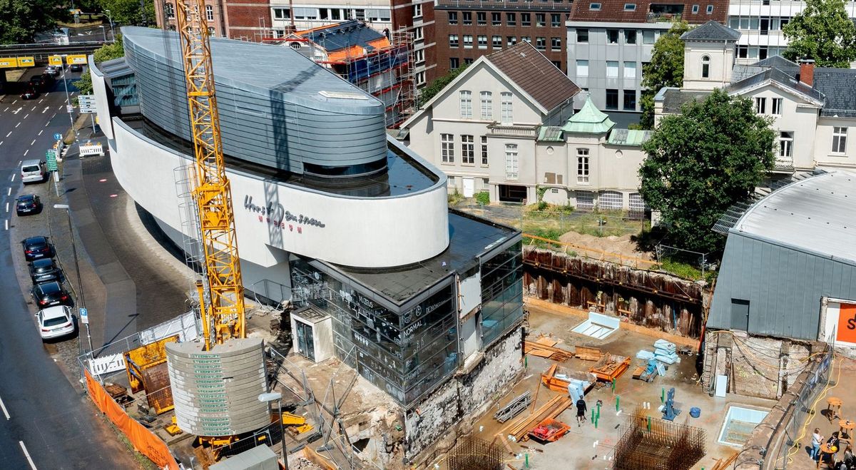 Drohnenaufnahme vom Horst-Janssen-Museum mit Stadtmuseum-Baugrube, Foto: Hauke-Christian Dittrich