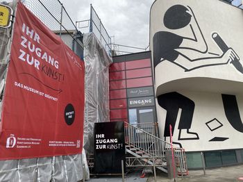 Seiteneingang des Museums. Foto: Horst-Janssen-Museum