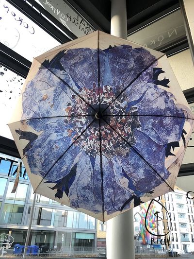 Regenschirm mit der Blauen Anemone © Horst-Janssen-Museum